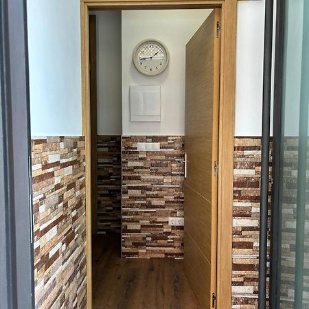 Apartamentos Deluxe Barajas Madrid Luaran gambar