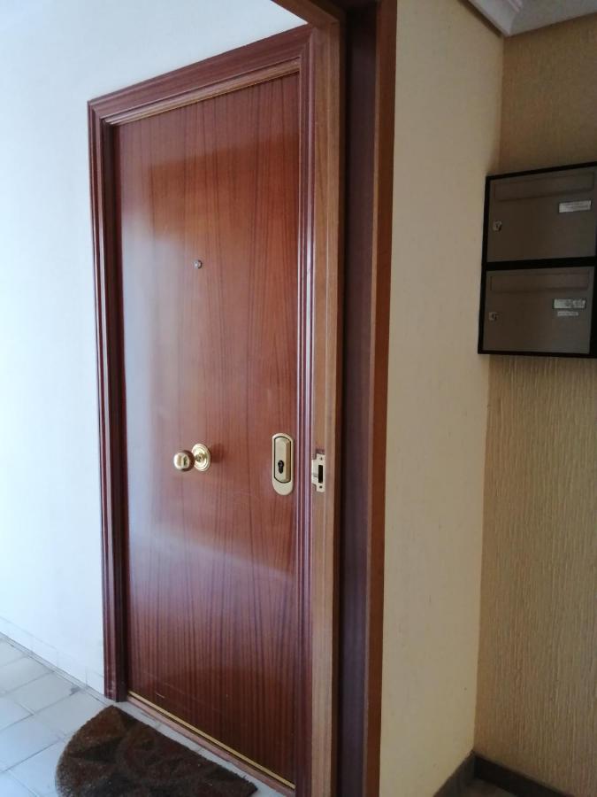 Apartamentos Deluxe Barajas Madrid Luaran gambar