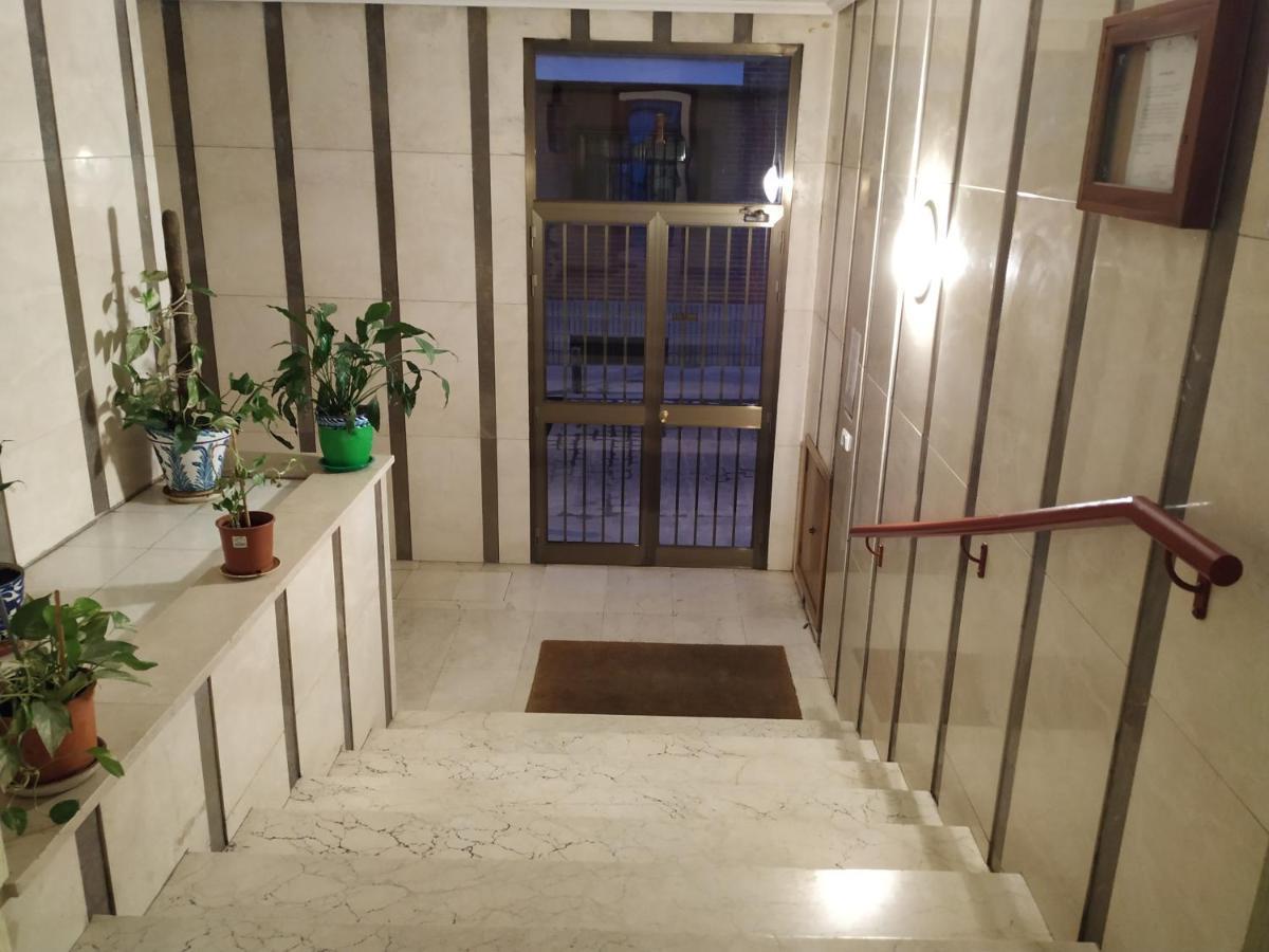 Apartamentos Deluxe Barajas Madrid Luaran gambar