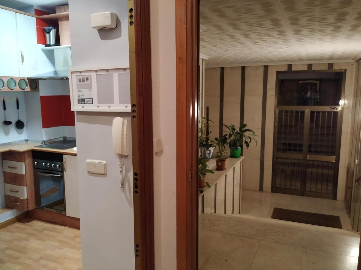 Apartamentos Deluxe Barajas Madrid Luaran gambar