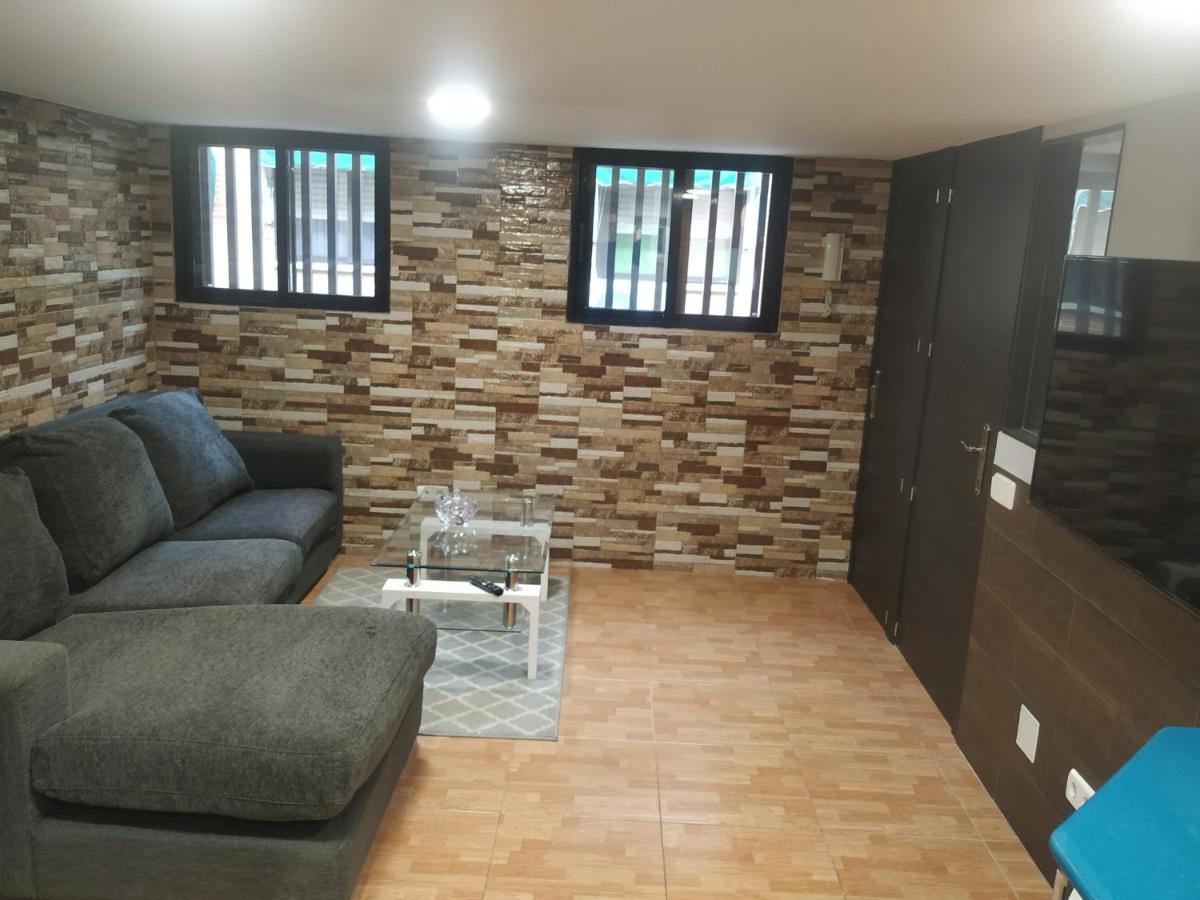 Apartamentos Deluxe Barajas Madrid Luaran gambar