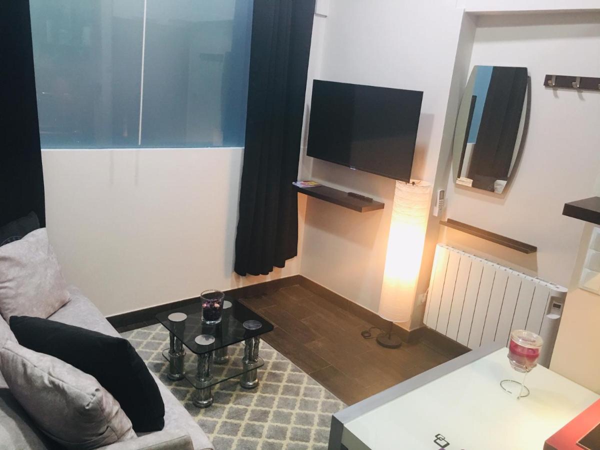 Apartamentos Deluxe Barajas Madrid Luaran gambar